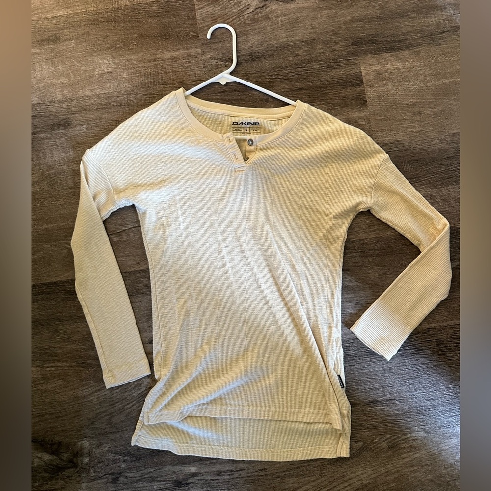 Dakine Henley